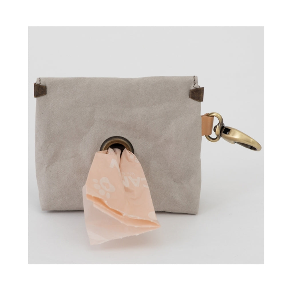 Kotbeutelspender OLIVIERO - Poop Bag Holder grau befüllt - 2.8 designs for dogs